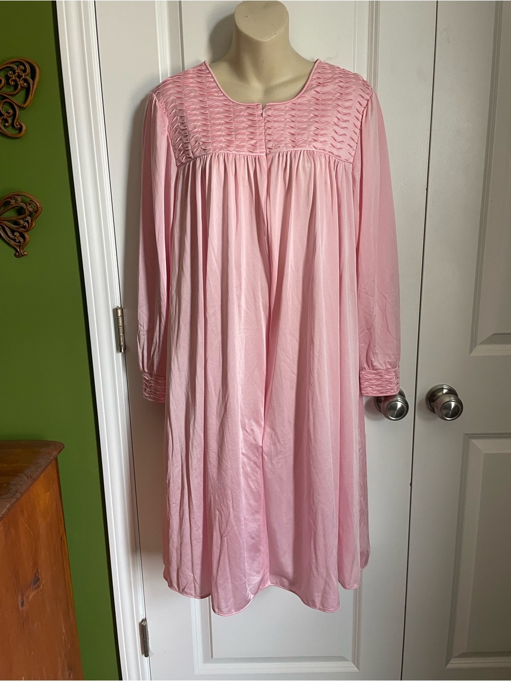 Vintage Blush Pink Shadowline Medium Long Sleeve Nightgown